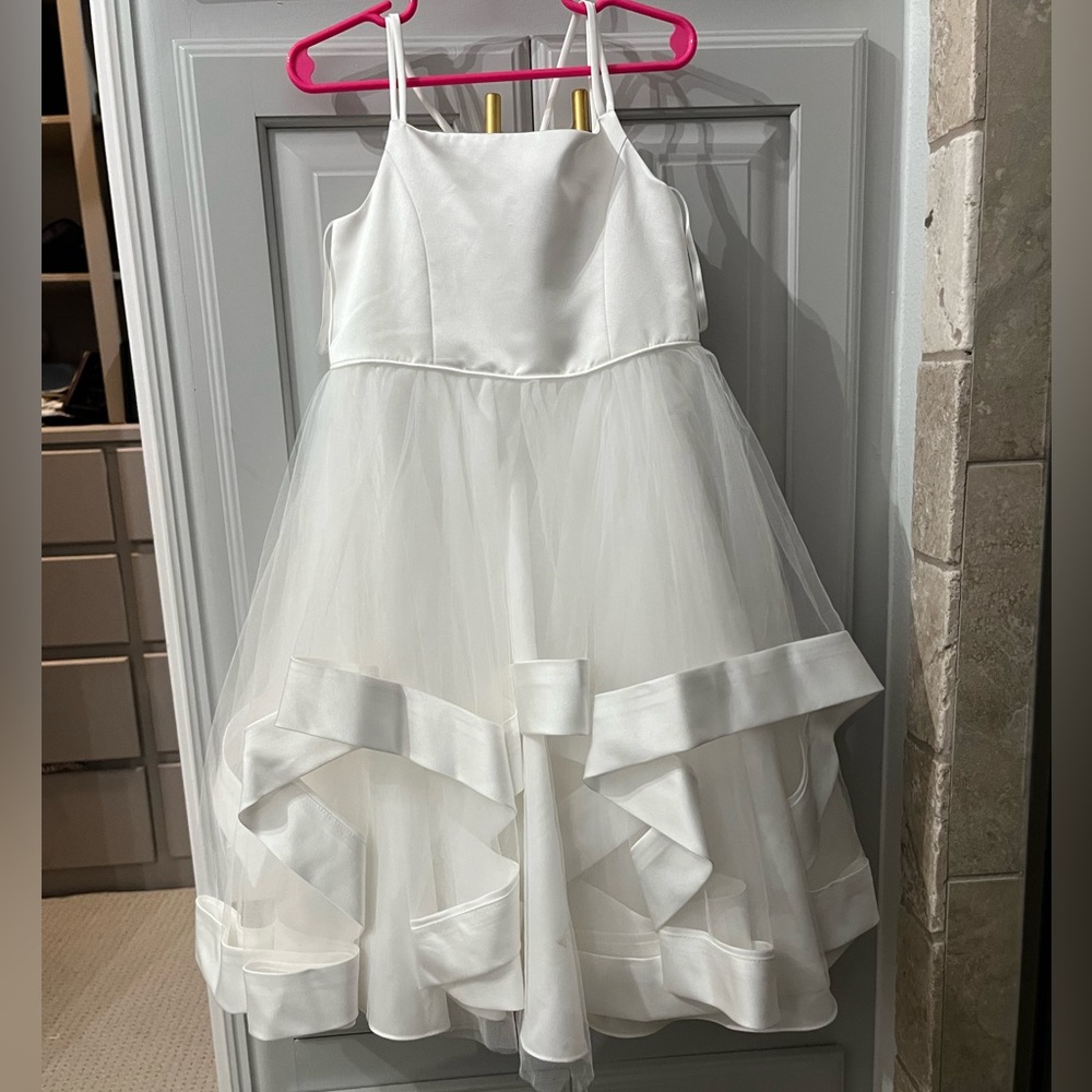 David’s bridal flower girl dress. Girls size 5.